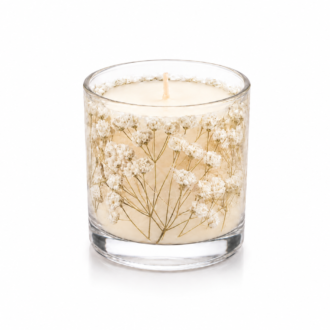 Vela Luminária Gypsophila artesanal em vidro transparente, decorada com delicadas flores brancas preservadas ao redor da cera, apresentada em fundo branco para catálogo.